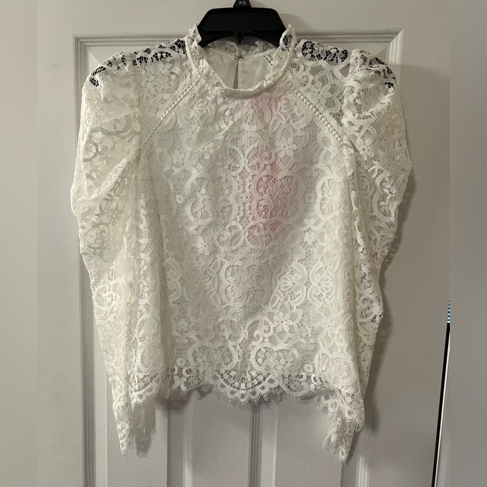 NWT Lilly Pulitzer White Floral Lace Blouse w/ Scalloped Bottom Size XXS